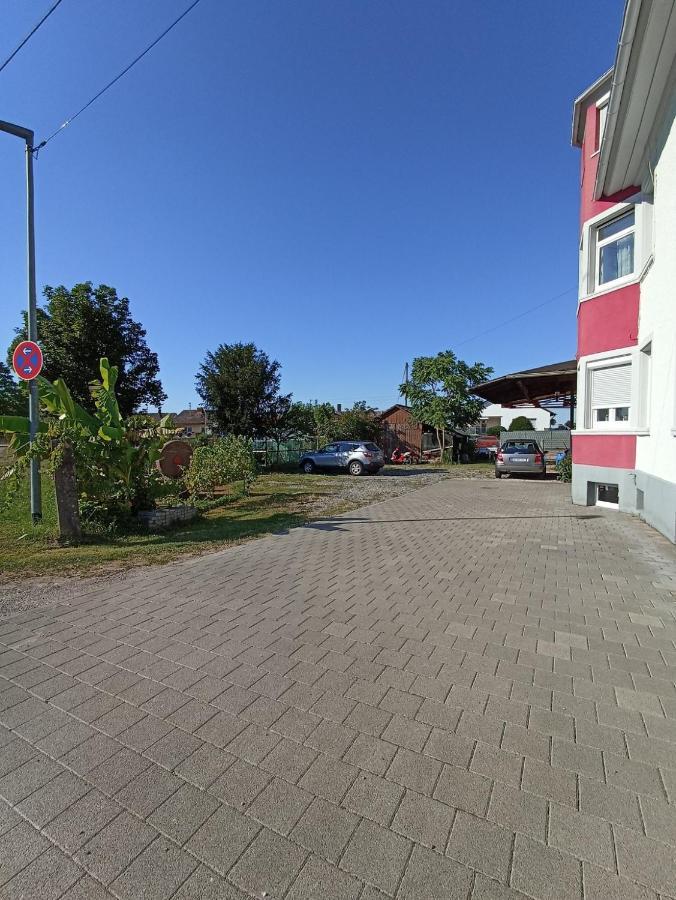 Zimmer "Tuerkis" Apartment Lahr  Luaran gambar