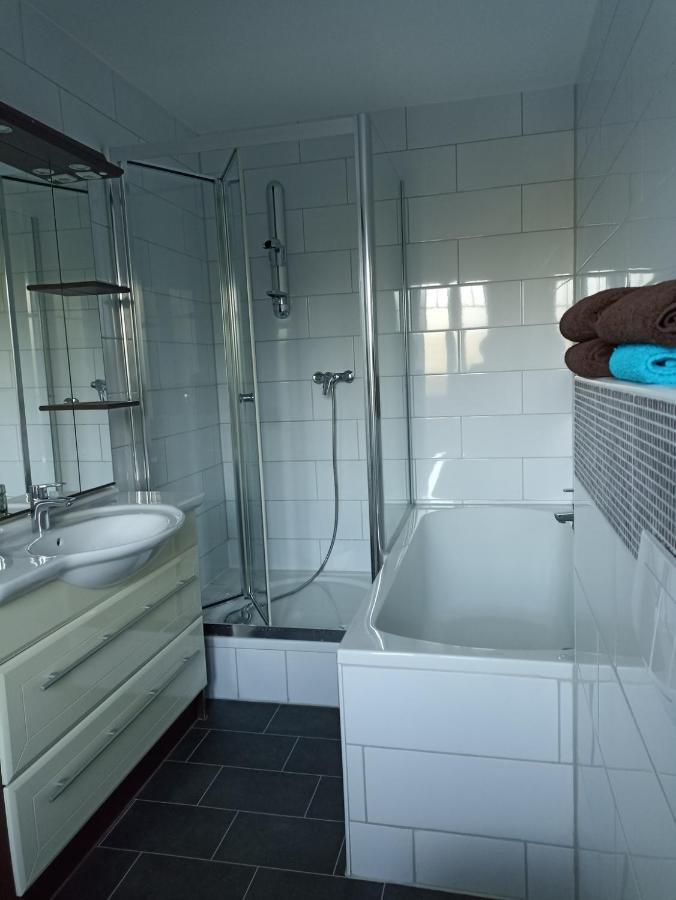 Zimmer "Tuerkis" Apartment Lahr  Luaran gambar